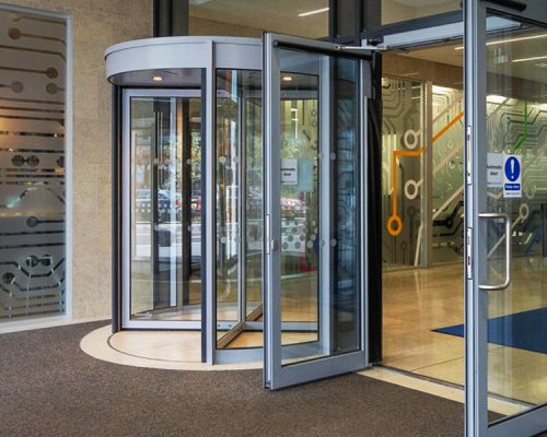 automatic-vs-manual-doors